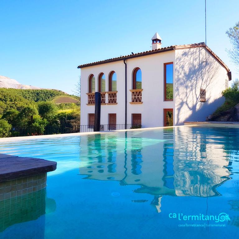 Ca l' Ermitanyo- Casa Torre Blanca