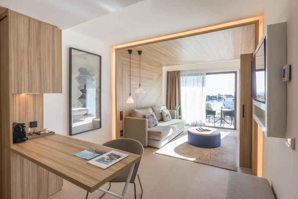 Bordoy Alcudia Port Suites - Adults Only