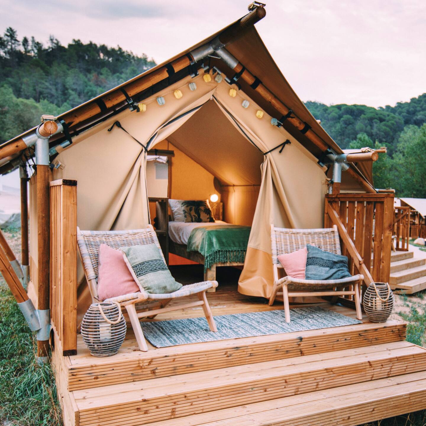 Escapada mágica en tienda safari:relax en Can Bora